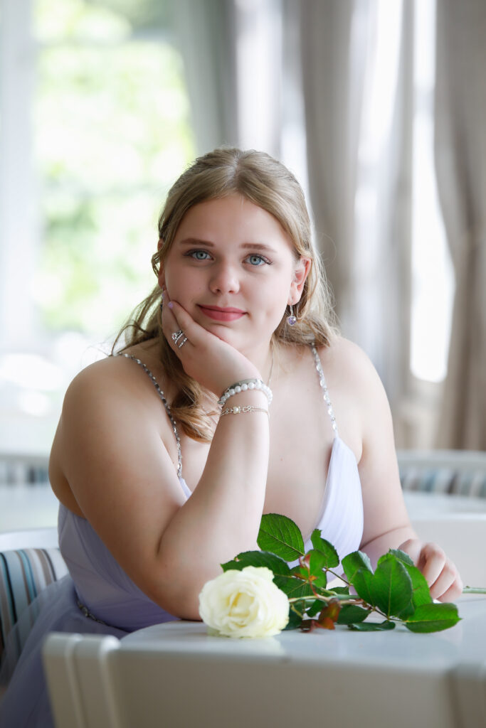 RIPPIKUVAUS, konfirmaatio, muotokuvaus miljöössä, Jaana Loikkanen; Mamma J