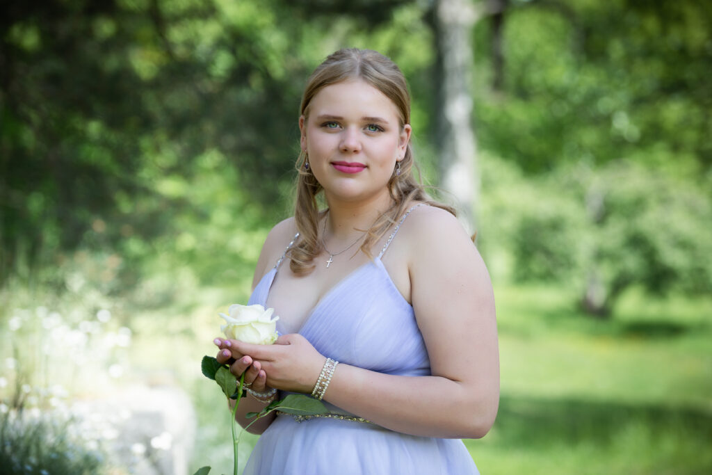 RIPPIKUVAUS, konfirmaatio, muotokuvaus miljöössä, Jaana Loikkanen; Mamma J