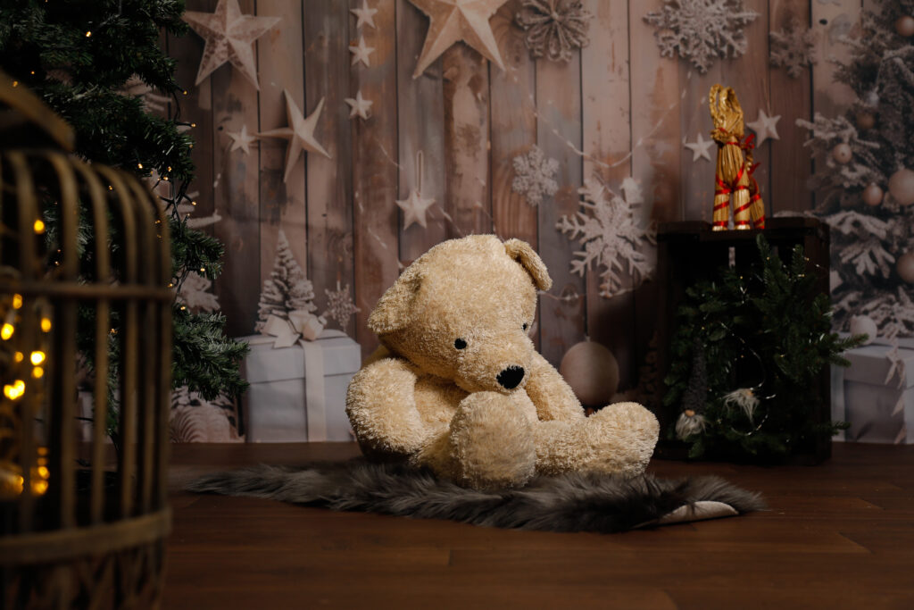 tumma tunnelmallinen tausta joulukortti kuvauksiin studiossa